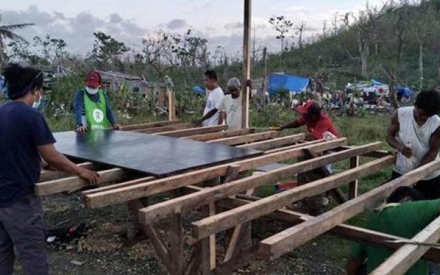 Rebuilding after super typhoon Goni Photo Credit: Jhie Durana/Oxfam